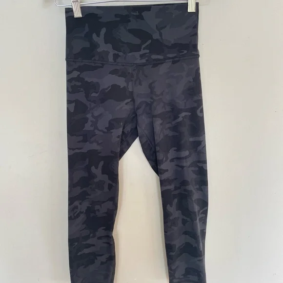 Lululemon Camo Align Leggings - Picture 4 of 6